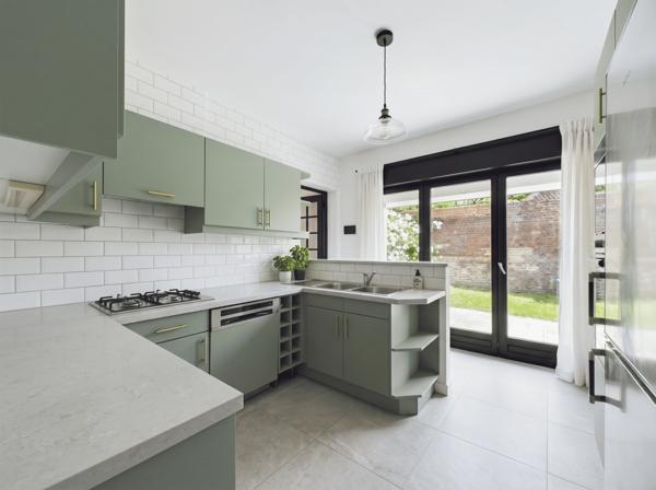 Maison
         5 pièces
        - 109 m² 169 000 € *