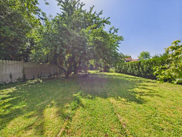 Maison
         5 pièces
        - 109 m² 169 000 € *