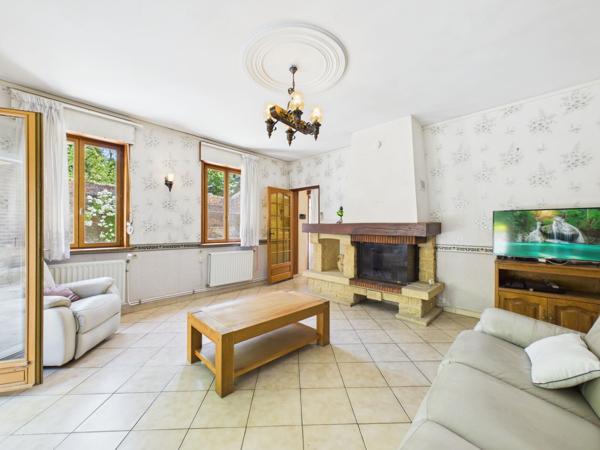 Maison
         5 pièces
        - 109 m² 169 000 € *
