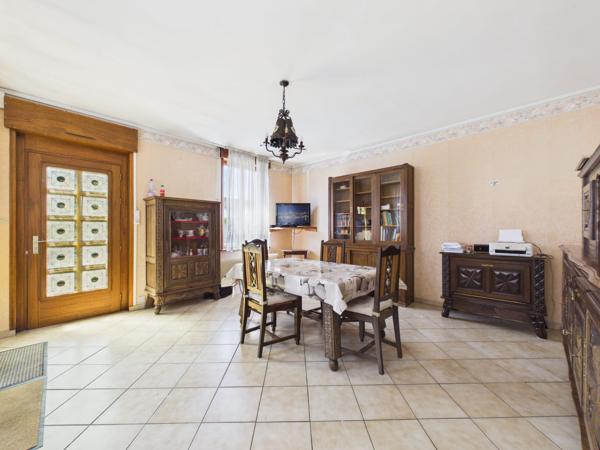 Maison
         5 pièces
        - 109 m² 169 000 € *