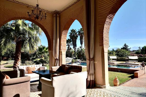 Demeure d'exception  à vendre sur la route d'Amizmiz à Marrakech