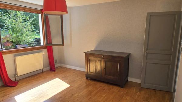 PAVILLON 5 P + GRANGE + PISCINE + RUISSEAU - CHARME CAMPAGNE