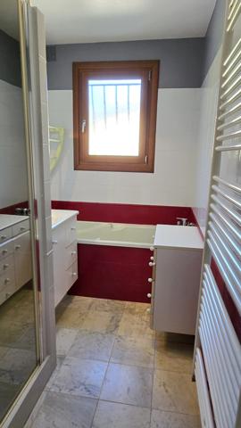 PAVILLON 5 P + GRANGE + PISCINE + RUISSEAU - CHARME CAMPAGNE