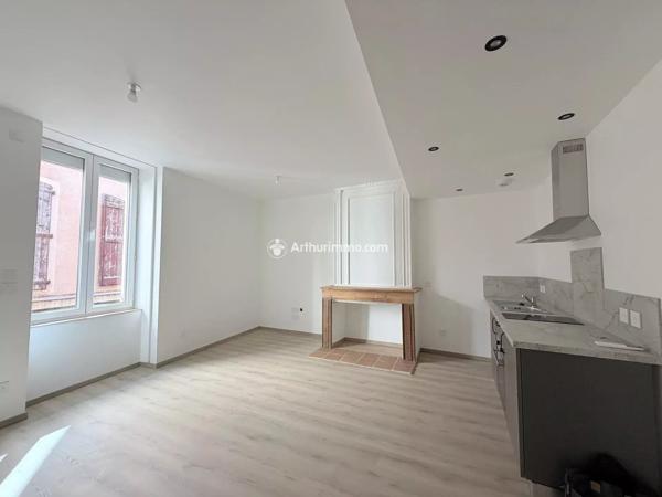Vente                                                      Appartement
                        
                     3 pièces                      38 m2                     à Millau