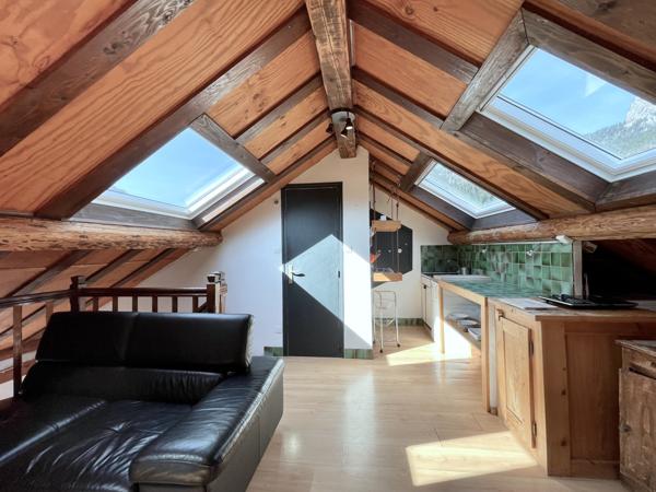 Saint-Pierre-de-Chartreuse (38380) Duplex très lumineux - charpente apparente - vieux bois - vue remarquable 360 degrés - St Pierre de Chartreuse