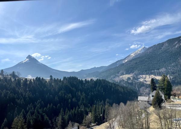 Saint-Pierre-de-Chartreuse (38380) Duplex très lumineux - charpente apparente - vieux bois - vue remarquable 360 degrés - St Pierre de Chartreuse