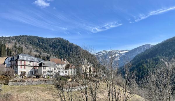 Saint-Pierre-de-Chartreuse (38380) Duplex très lumineux - charpente apparente - vieux bois - vue remarquable 360 degrés - St Pierre de Chartreuse
