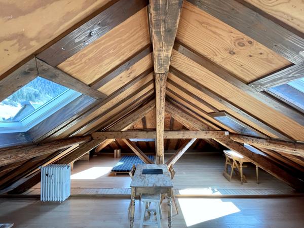 Saint-Pierre-de-Chartreuse (38380) Duplex très lumineux - charpente apparente - vieux bois - vue remarquable 360 degrés - St Pierre de Chartreuse