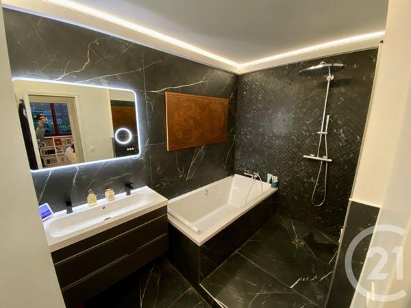 Appartement F5 à vendre  5 pièces - 87,02 m2 LA CELLE ST CLOUD - 78