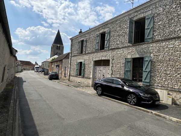 Maison 9 pièces - 274 m² Exclusivité efficity