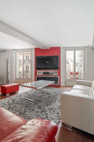 Appartement traversant rénové dans un environnement privilégié – Paris 16ᵉ