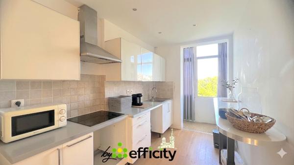 Appartement
         4 pièces
        - 68 m² 280 000 € *