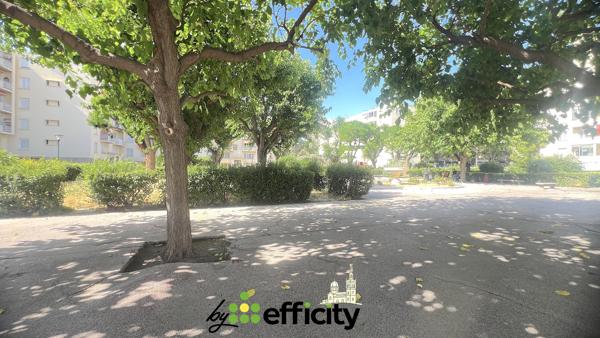 Appartement
         4 pièces
        - 68 m² 280 000 € *