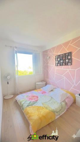 Appartement
         4 pièces
        - 68 m² 280 000 € *