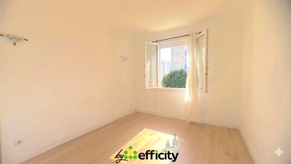 Appartement
         4 pièces
        - 68 m² 280 000 € *