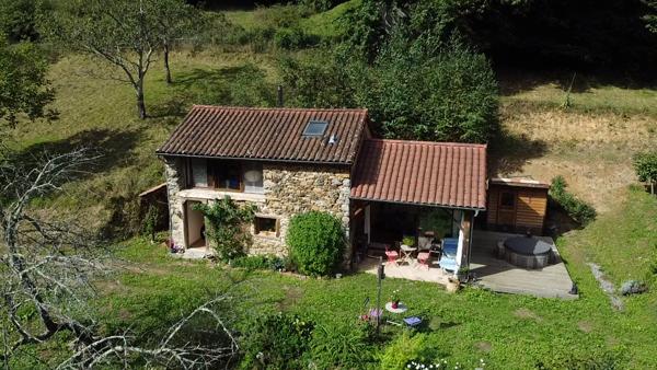 Grange rénovée au coeur des Pyrénées