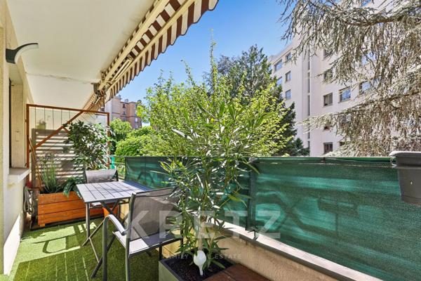 Appartement lumineux entièrement rénové à quelques pas des commerces, des transports et du bois