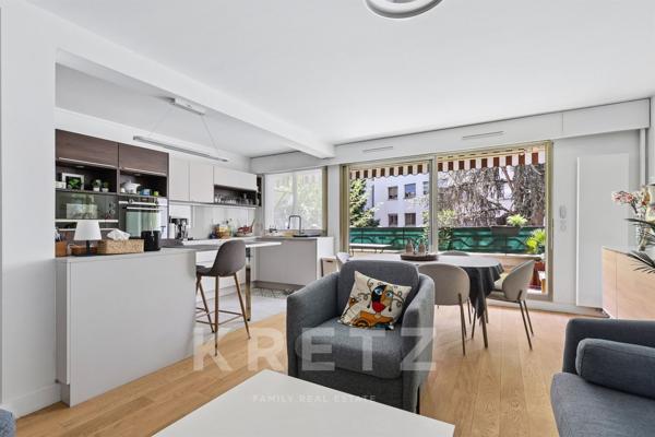Appartement lumineux entièrement rénové à quelques pas des commerces, des transports et du bois