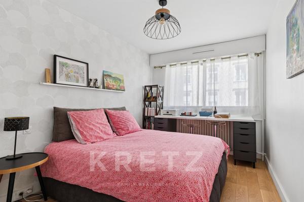 Appartement lumineux entièrement rénové à quelques pas des commerces, des transports et du bois