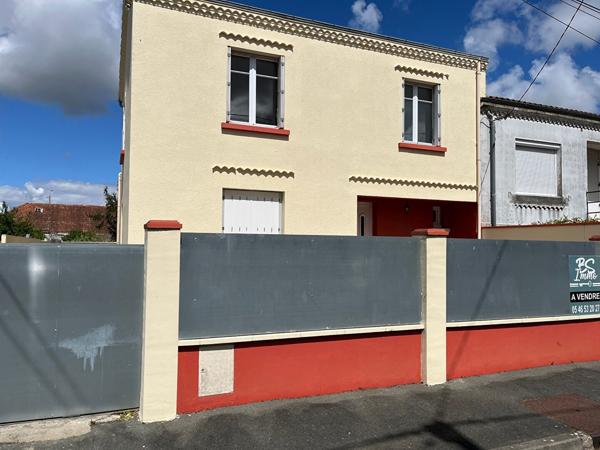 ROCHEFORT  - Maison familiale de 132 m² avec jardin et stationnement
