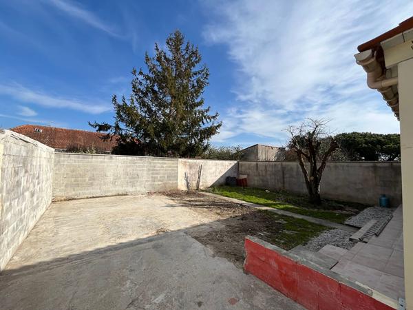 ROCHEFORT  - Maison familiale de 132 m² avec jardin et stationnement