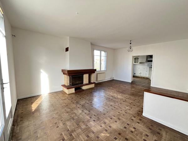 ROCHEFORT  - Maison familiale de 132 m² avec jardin et stationnement