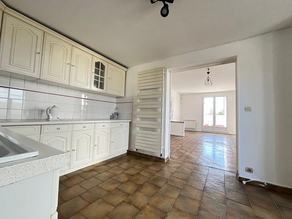 ROCHEFORT  - Maison familiale de 132 m² avec jardin et stationnement