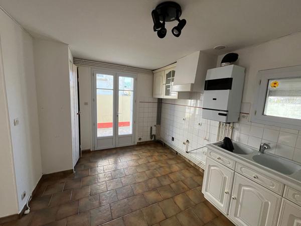 ROCHEFORT  - Maison familiale de 132 m² avec jardin et stationnement