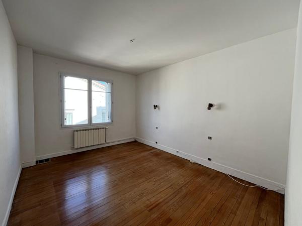ROCHEFORT  - Maison familiale de 132 m² avec jardin et stationnement