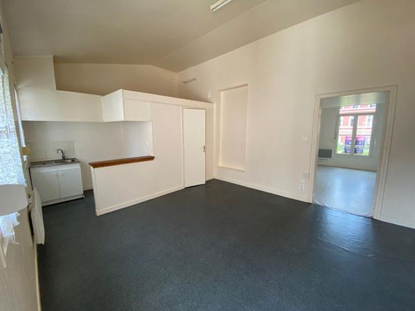 A LOUER APPARTEMENT 35 m2 CENTRE VILLE SAINT QUENTIN 02100