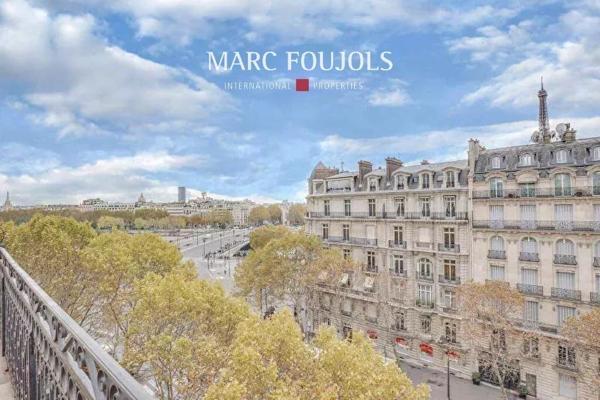Paris 16/8 Pont de l’Alma : appartement avec vue dégagée et balcon filant