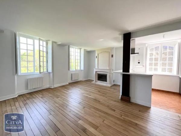 Appartement à louer 2 pièces 63.7m² Chécy (45430)