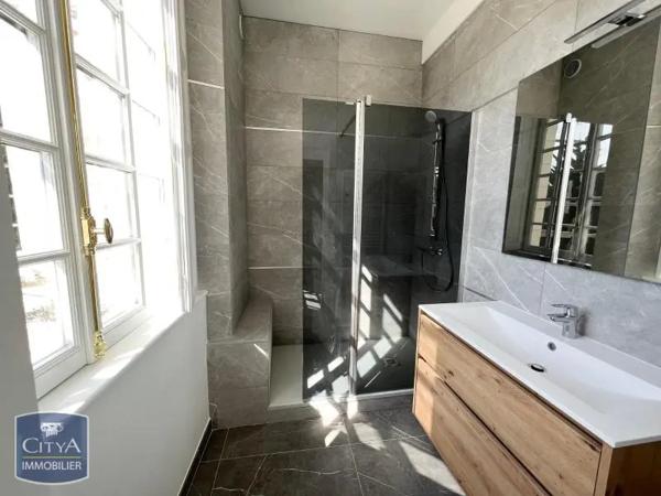Appartement à louer 2 pièces 63.7m² Chécy (45430)