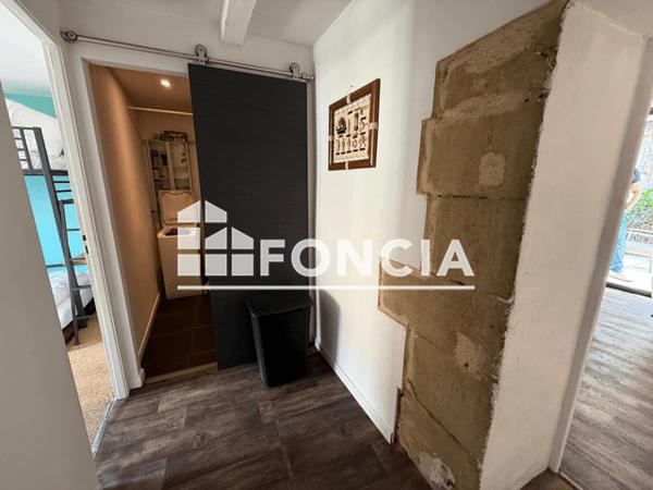 Location Maison 3 pièces 71.99 m² - 44 GRAND'RUE Lamanon 13113