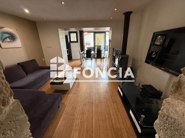 Location Maison 3 pièces 71.99 m² - 44 GRAND'RUE Lamanon 13113