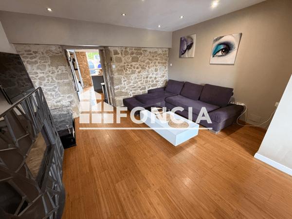 Location Maison 3 pièces 71.99 m² - 44 GRAND'RUE Lamanon 13113