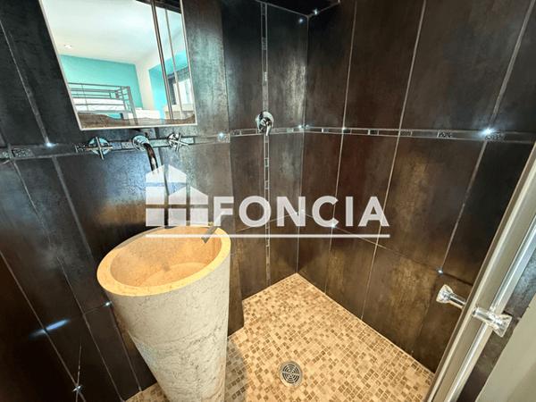 Location Maison 3 pièces 71.99 m² - 44 GRAND'RUE Lamanon 13113
