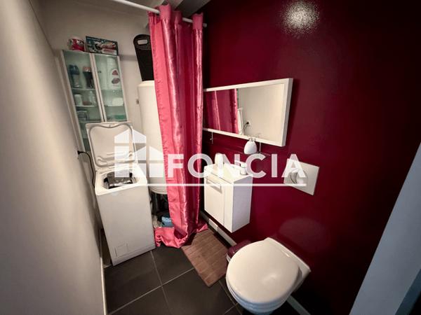 Location Maison 3 pièces 71.99 m² - 44 GRAND'RUE Lamanon 13113