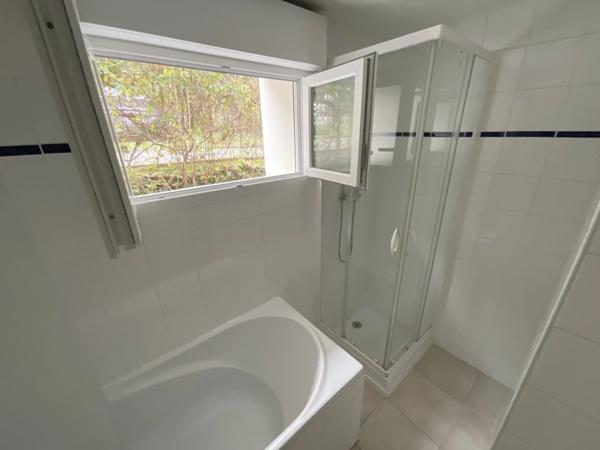 St SAVINE, TYPE 5 SUR 2 NIVEAUX , GARAGE, TERRAIN 596M2