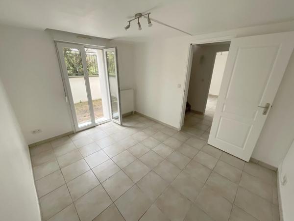 St SAVINE, TYPE 5 SUR 2 NIVEAUX , GARAGE, TERRAIN 596M2