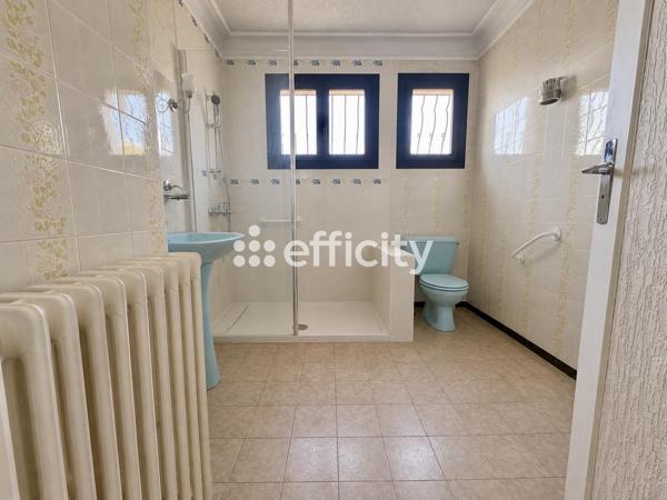 Maison
         7 pièces
        - 182 m² 570 000 € *