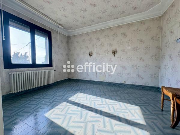 Maison
         7 pièces
        - 182 m² 570 000 € *