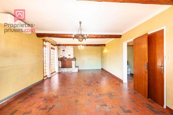 À vendre , Maison traditionnelle de  184 m² avec grand terrain arboré . Campagne de Carpentras