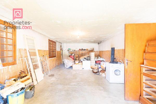 À vendre , Maison traditionnelle de  184 m² avec grand terrain arboré . Campagne de Carpentras