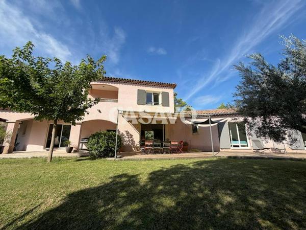 Vente Maison 7 pièces de 201m² - 13860 Peyrolles-en-Provence