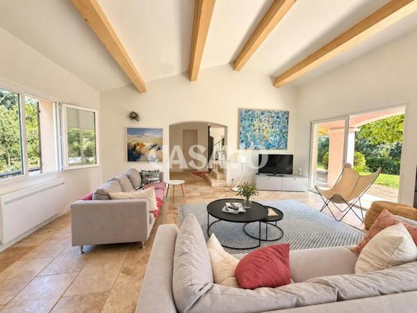 Vente Maison 7 pièces de 201m² - 13860 Peyrolles-en-Provence