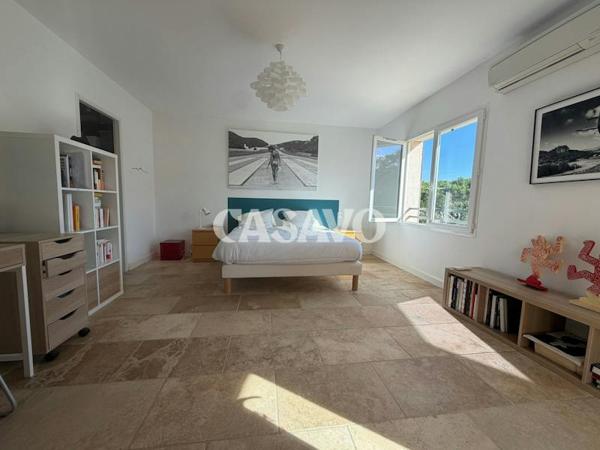 Vente Maison 7 pièces de 201m² - 13860 Peyrolles-en-Provence