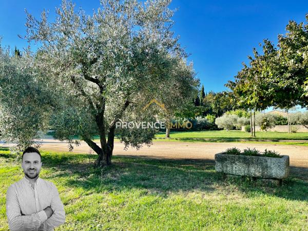 Eyguières (13430) Villa 150m² - Plain pied - 4 chambres - Piscine - Terrain de 5737m²