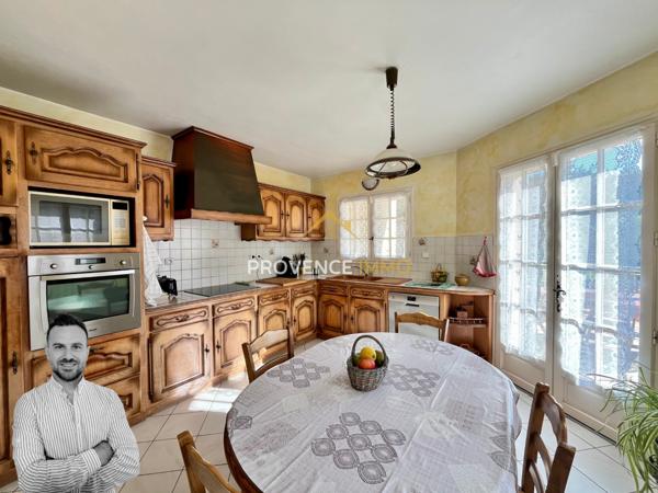 Eyguières (13430) Villa 150m² - Plain pied - 4 chambres - Piscine - Terrain de 5737m²