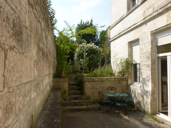 ANGOULEME PLATEAU Très bel emplacement pour cet immeuble de rapport de 4 logements tous loués.